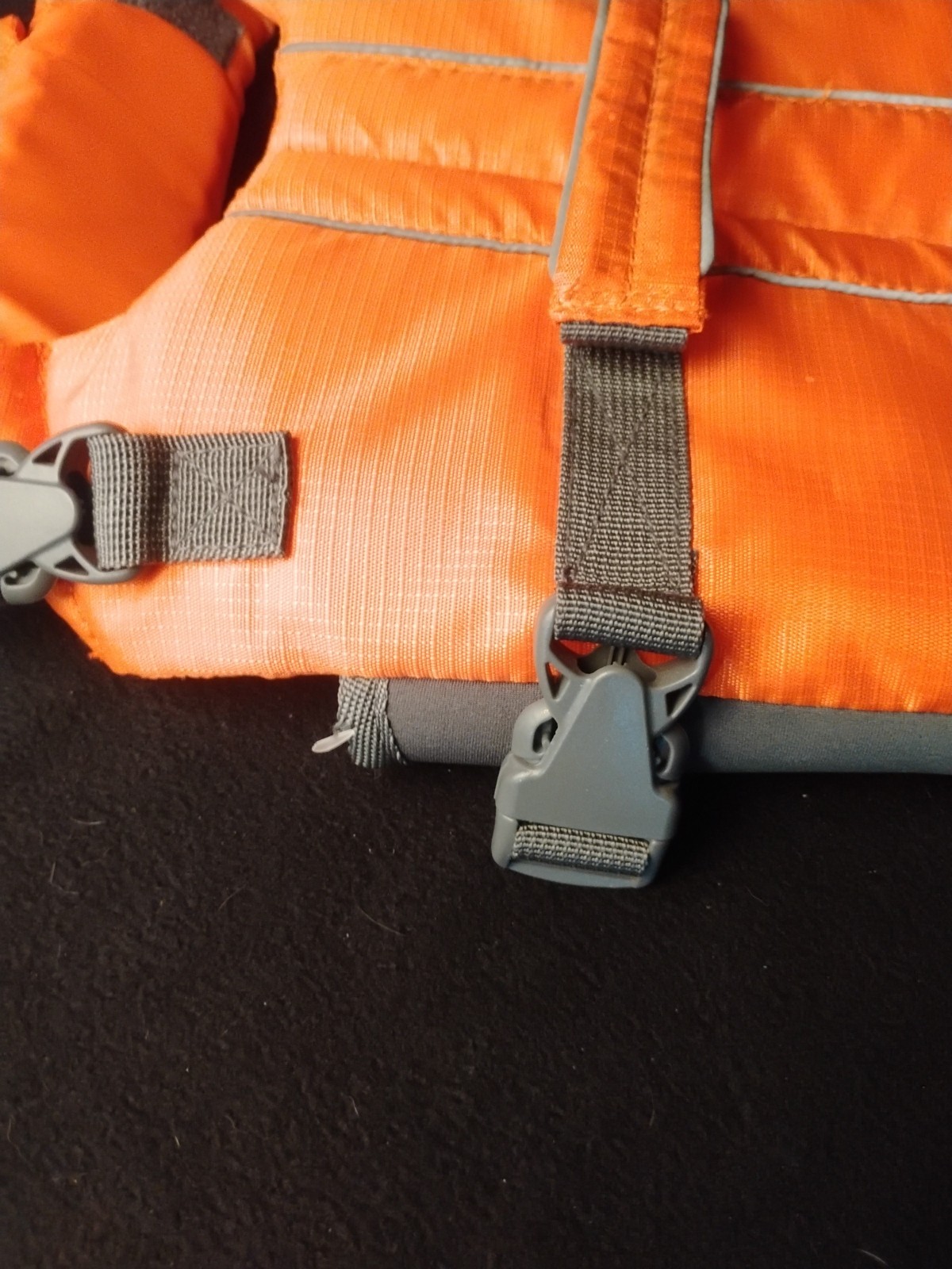 Outward Hound Granby Splash Dog Life Jacket, High-Buoyancy Size Medium