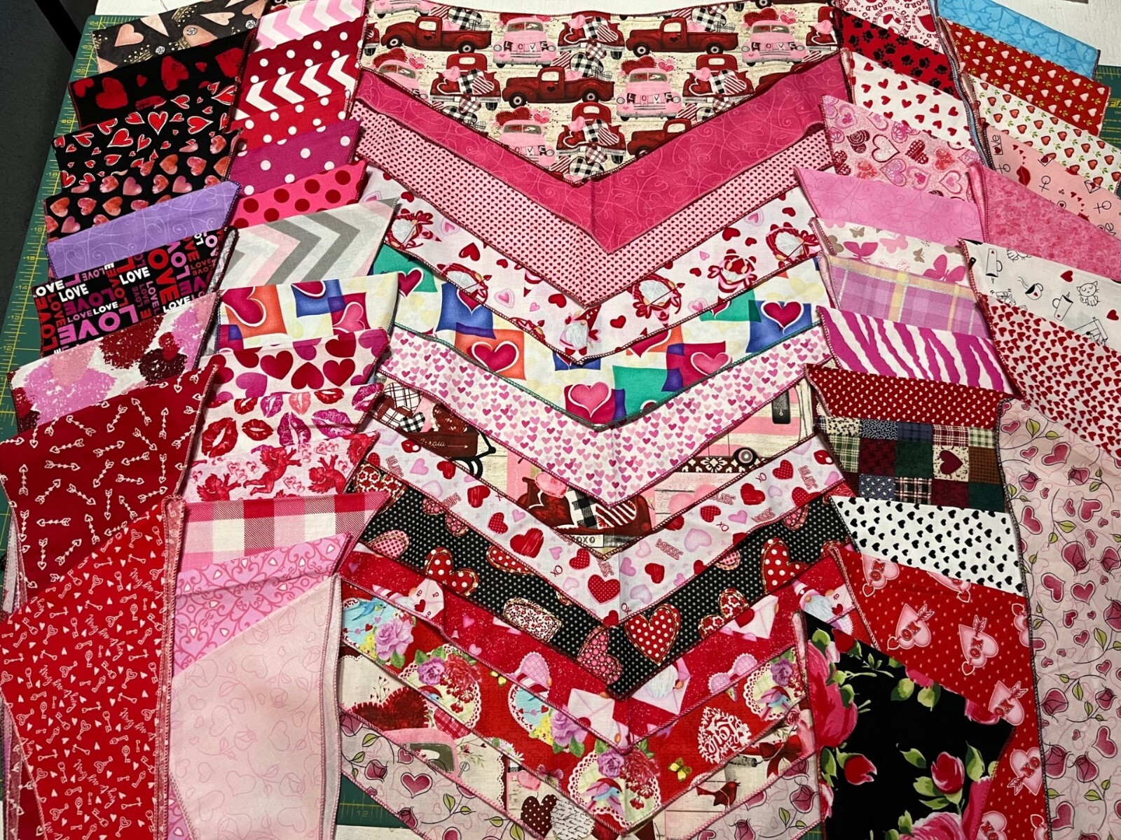 75 Patriotic XS S M L XL Dog Grooming BANDANAS Holiday PET SCARF Tie On