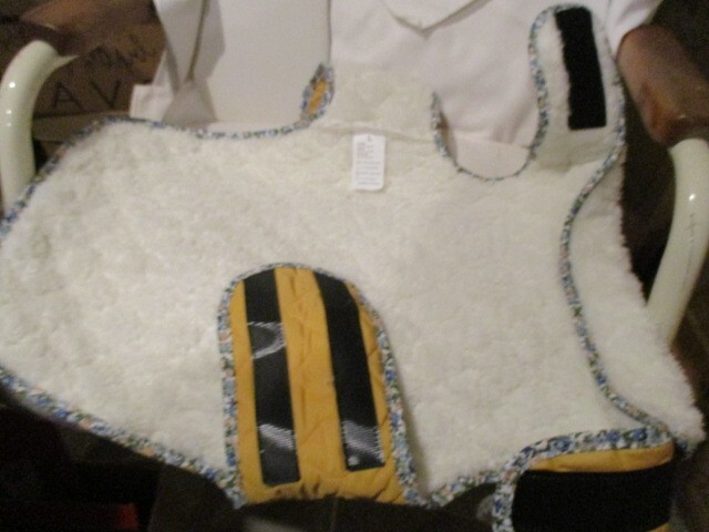 Golden Quilted 100% Polyester Large Dog Coat Closes at Neck & Under Belly 24″L
