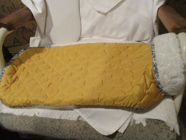 Golden Quilted 100% Polyester Large Dog Coat Closes at Neck & Under Belly 24″L