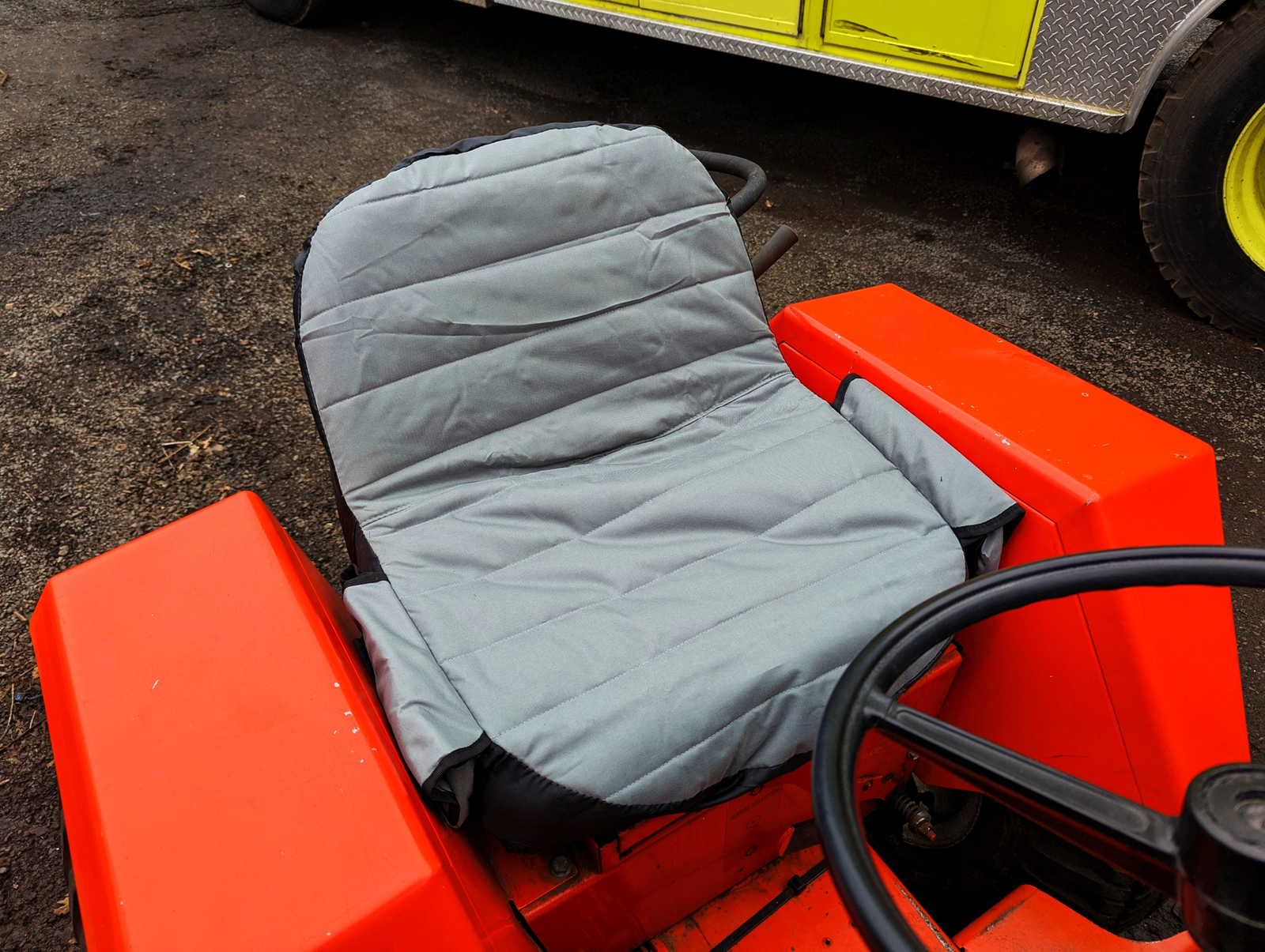 Lawn Mower Tractor Seat Cover Multiple Pockets & Storage Fits Most Medium & High