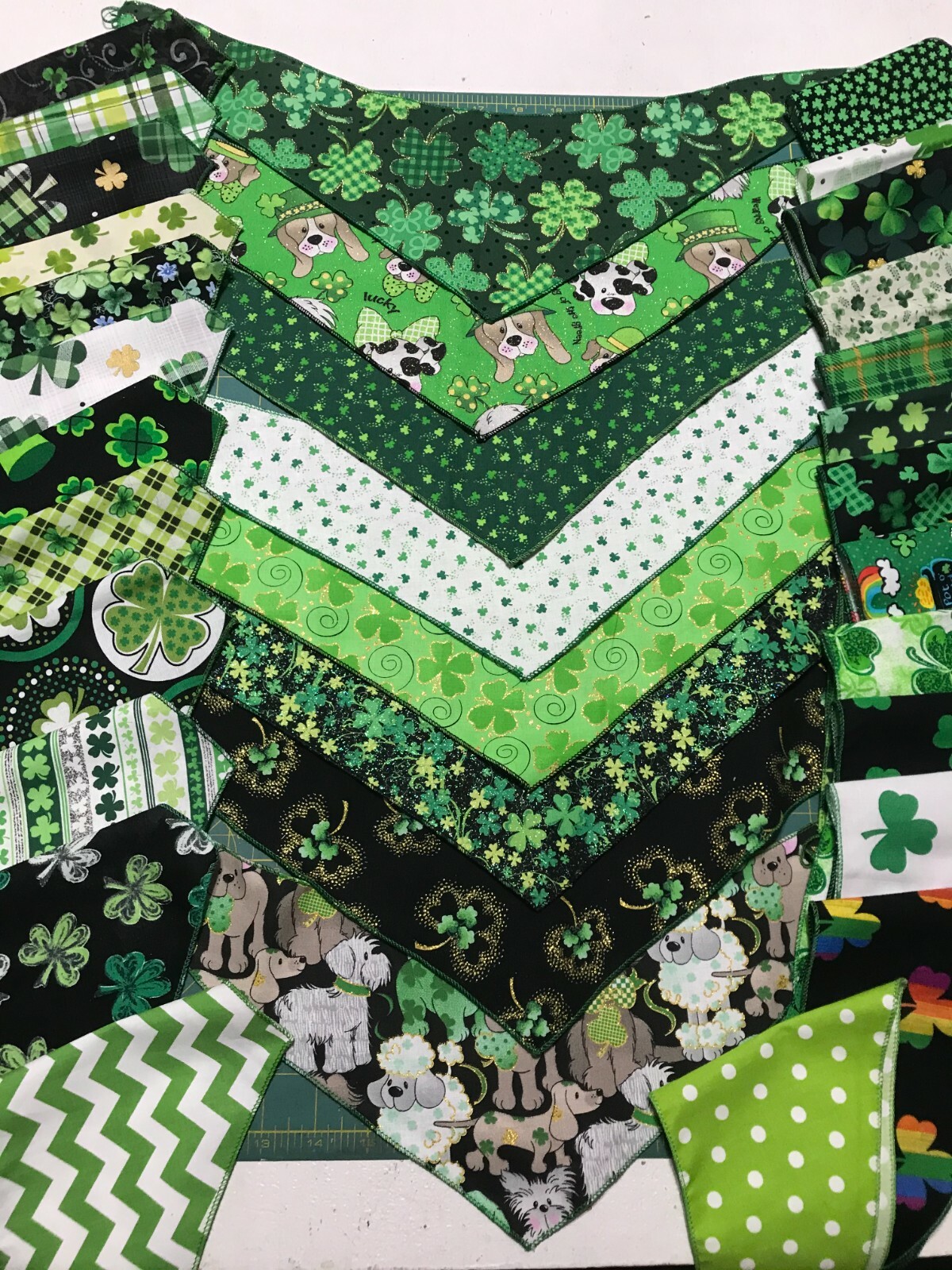 75 Patriotic XS S M L XL Dog Grooming BANDANAS Holiday PET SCARF Tie On