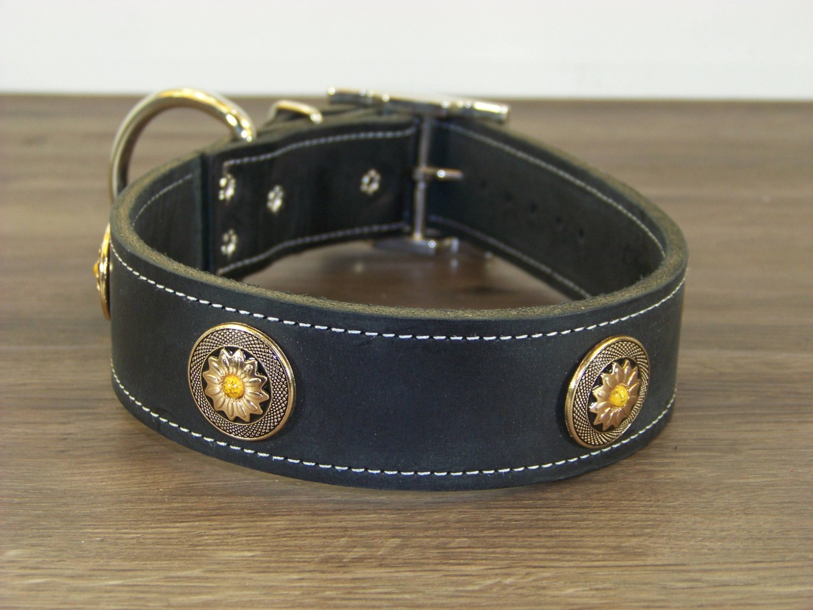 1 – 1/2 Inch-Wide Top Quality Leather Dog Collar W/ Flower Concho Made in USA