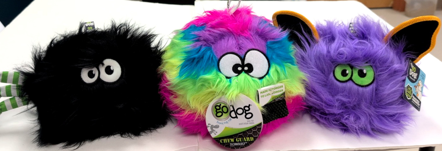 Go Dog Fuzzballz Squeaker Plush Dog Toy with Chew Guard – Your Choice Color, NWT