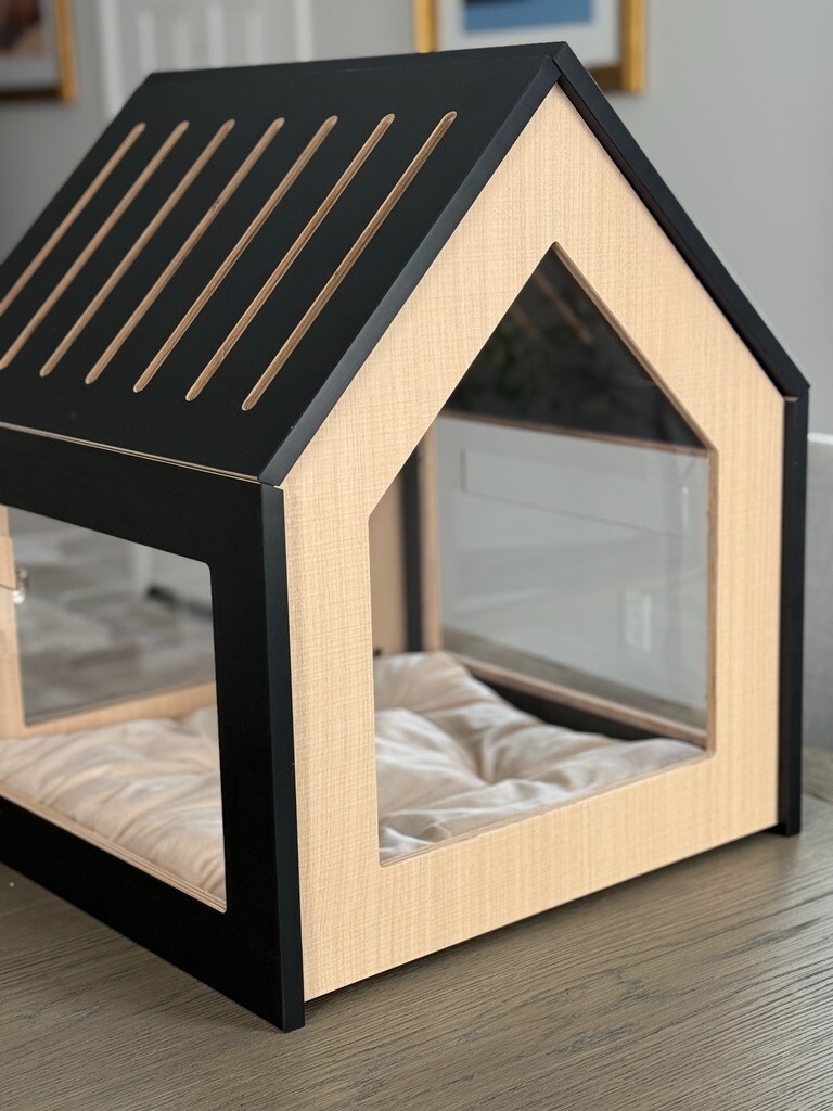 Luxury Pet House – Clear Acrylic Panels, Designer Style – For Cats & Small Dogs
