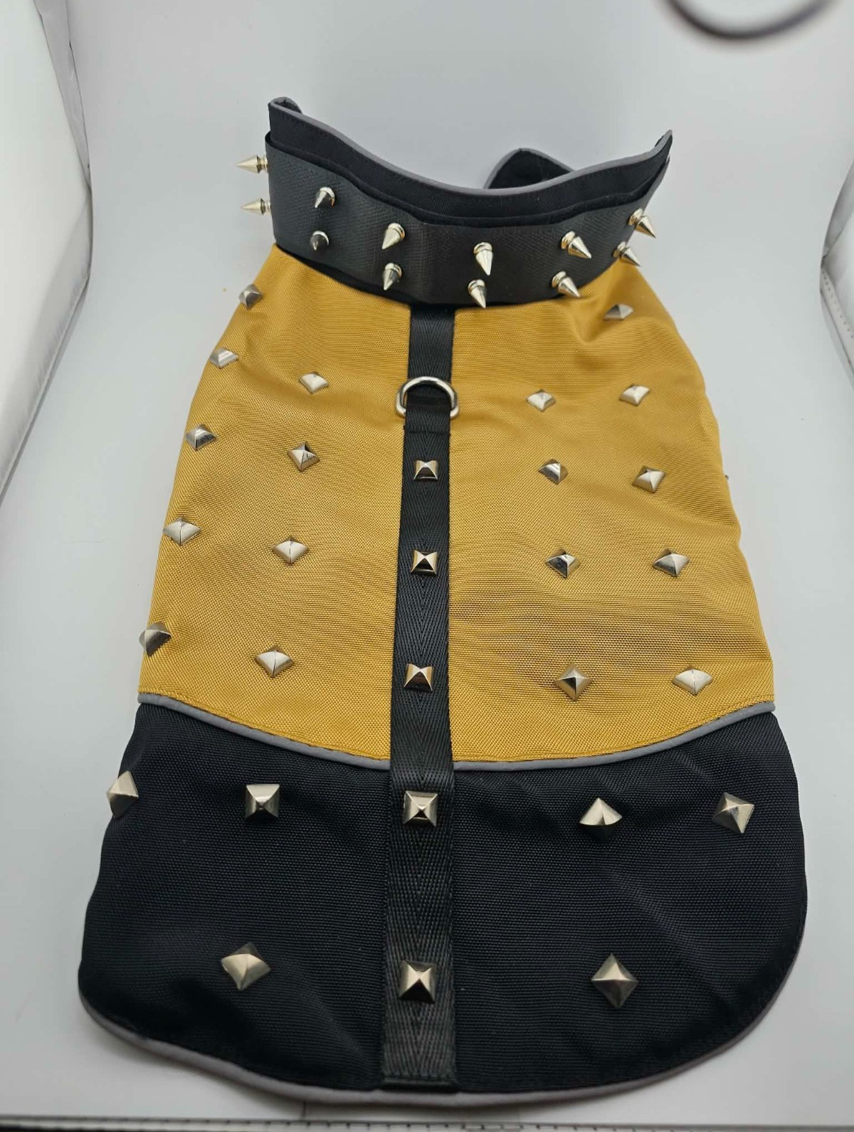 DOG Vest Anti-Coyote/Predator Protection Hard Plastic Neck Spikes & Metal Rivets
