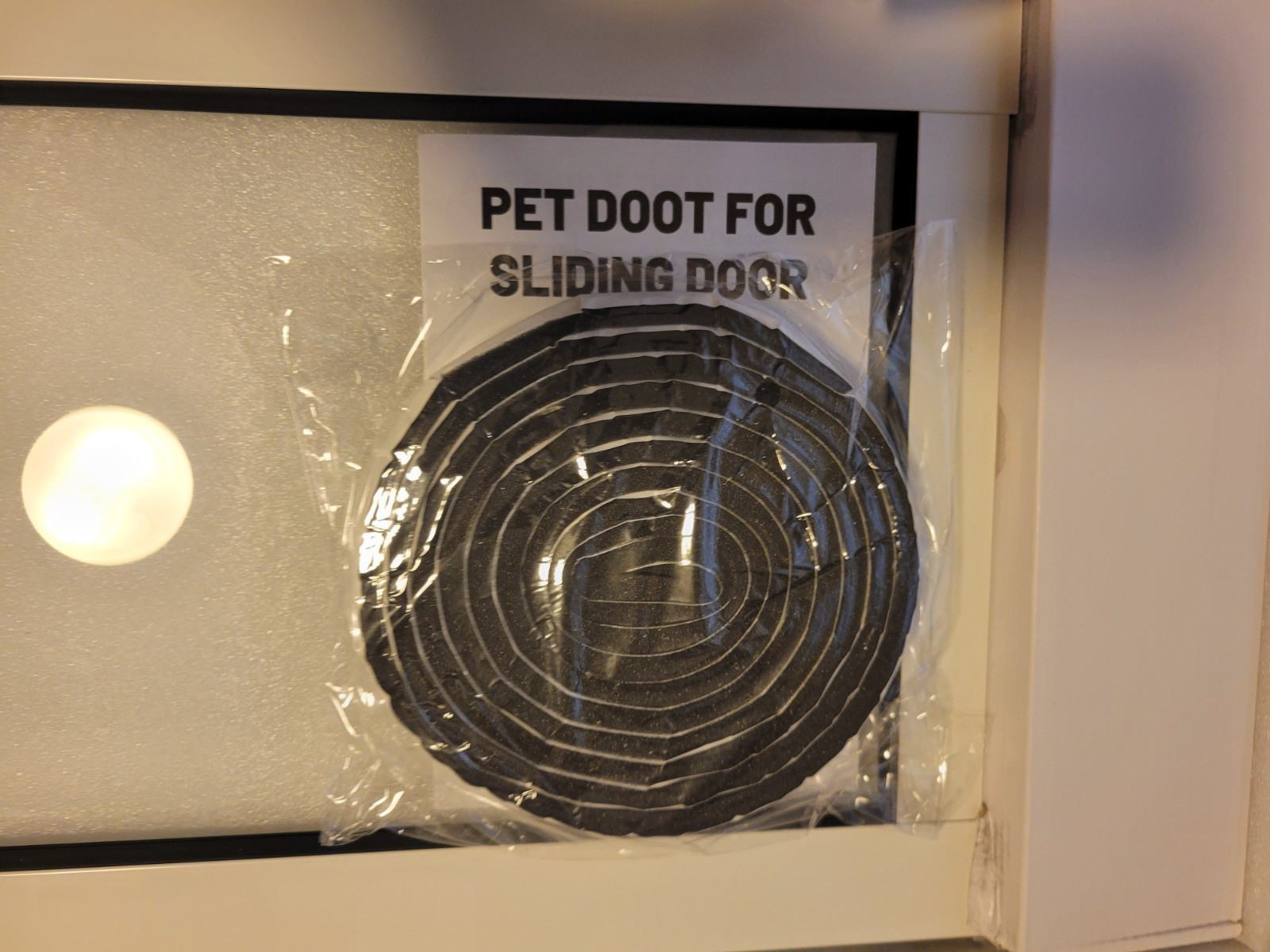 Sliding Glass Dog Door Adjustable Patio Pet Door MEDIUM High Locking 91.1″-96.2″