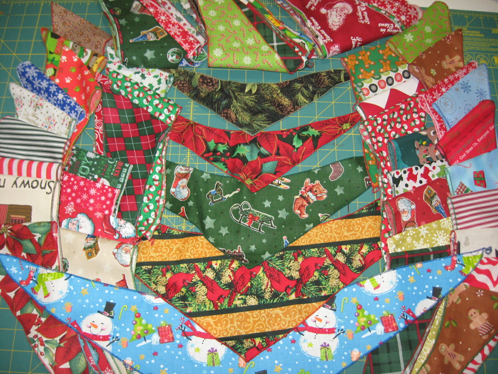 75 Patriotic XS S M L XL Dog Grooming BANDANAS Holiday PET SCARF Tie On