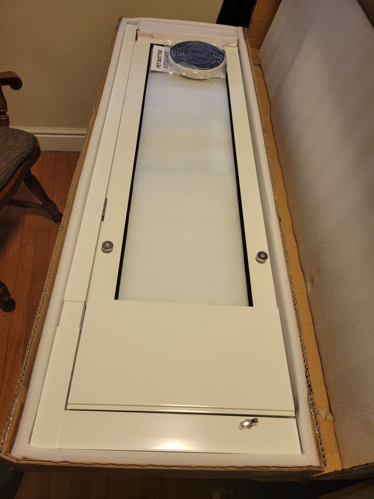 Sliding Glass Dog Door Adjustable Patio Pet Door MEDIUM High Locking 91.1″-96.2″