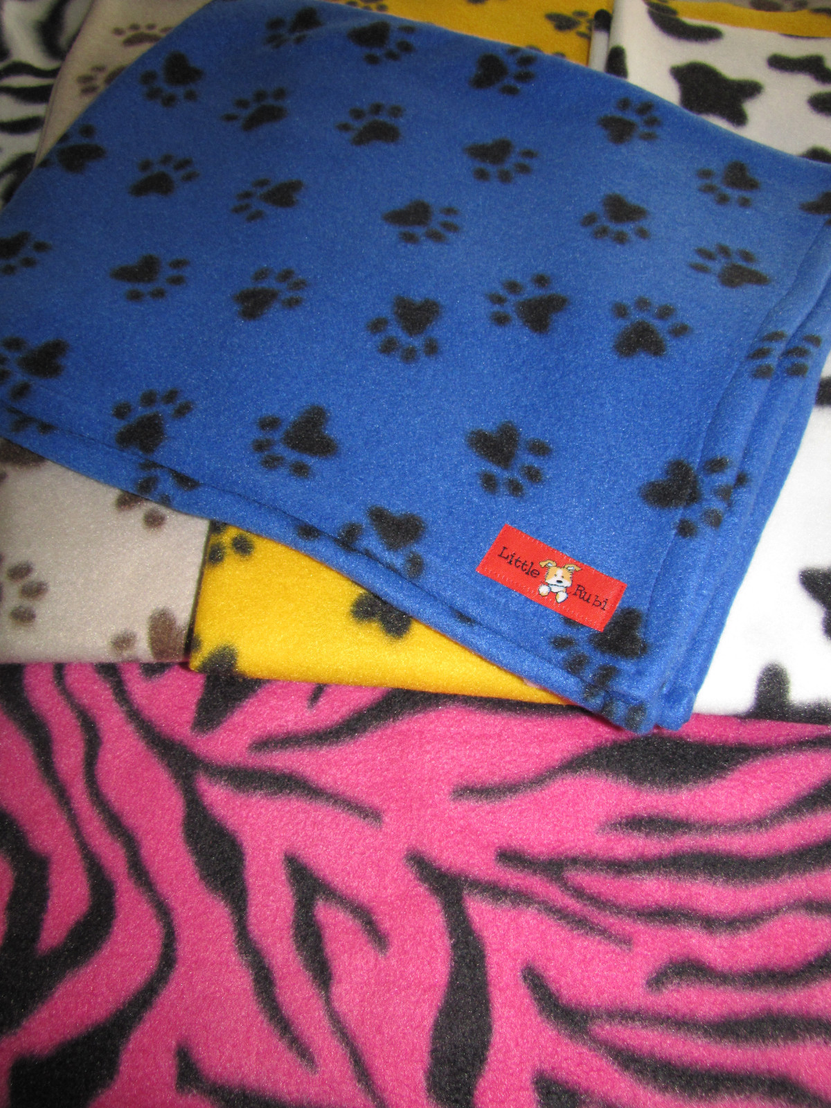 NEW pet dog cat small bed blanket MANY COLORS warm soft fleece 30″ handmade