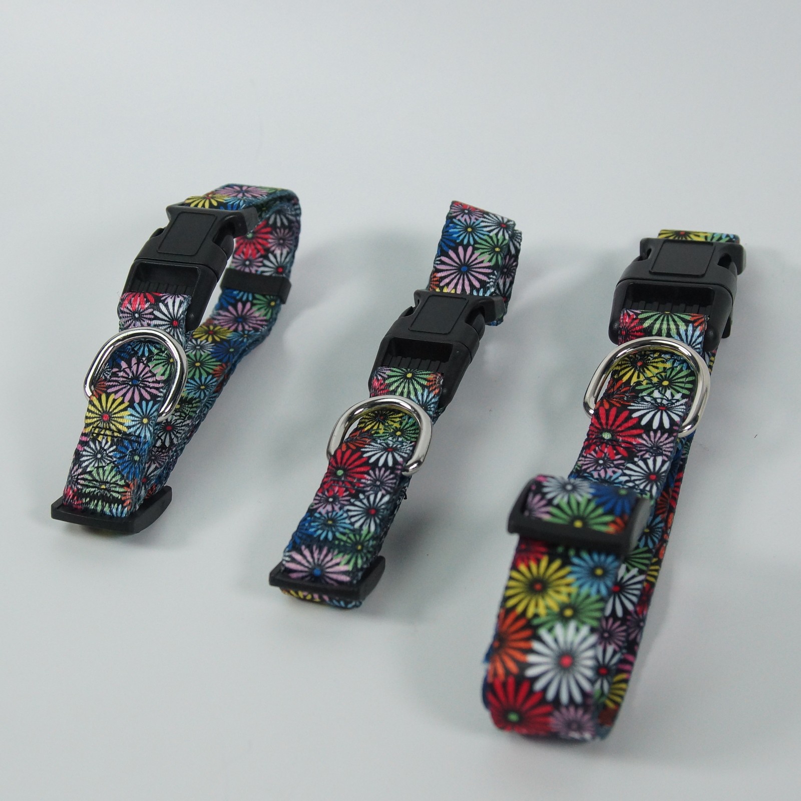 Chrysanthemum Flower Design Adjustable Dog Collar S/M/L Durable Nylon Pet Collar