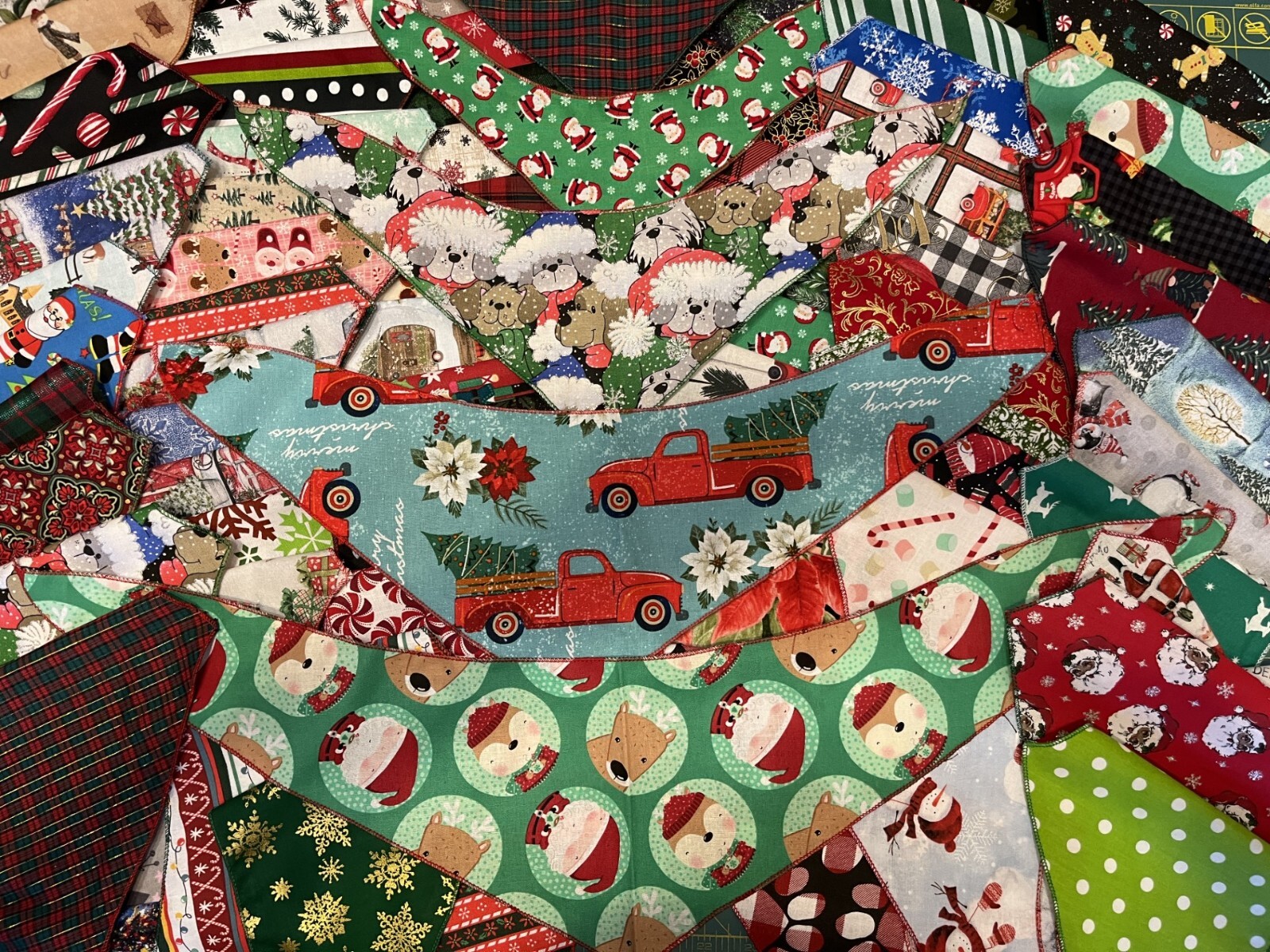 75 Patriotic XS S M L XL Dog Grooming BANDANAS Holiday PET SCARF Tie On